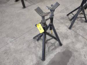 lot 46 image: (2) Pro Jack Adjustable Height Jack...