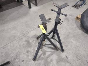 lot 48 image: (2) Pro Jack Adjustable Height Jack...