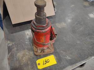 lot 130 image: Bottle Jack...