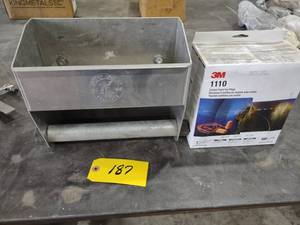 lot 187 image: Pit-Pal Bracket & Ear Plugs...