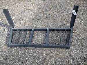 lot 198 image: Aluminum Headache Rack, Fits Full S...