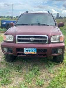 2001 Nissan Pathfinder 4x4 (NO RESERVE)