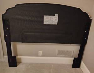 lot 300 image: Pristine Upholstered Neutral Tufted Headboard