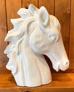 lot 126 image: Large Ceramic Horse Head Decor