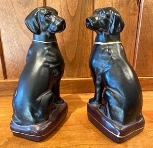 lot 142 image: Beautiful Black Labrador Bookends