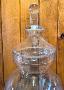 lot 185 image: Large Lidded Glass Vessel