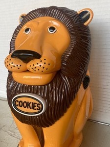 lot 59 image: Vintage Talking Tiger Cookie Jar