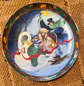 lot 192 image: Gigantic Grouping of Great Holiday Decor