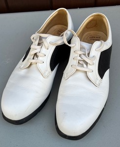 lot 386A image: Pair of Ladies Nike Comfort Golf Shoes