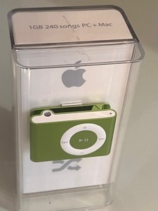lot 53 image: iPod Nano Shuffle - 1GB