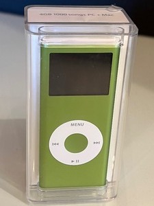 lot 54 image: iPod Shuffle - 4GB
