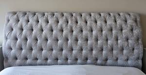 lot 23 image: Luxurious King Grey Tufted Sleigh Bed Frame