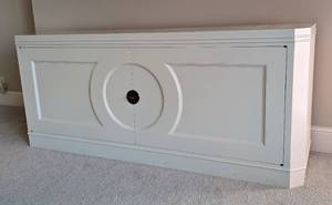 lot 23C image: Glenmoor Ivory Two Door Wood Sideboard