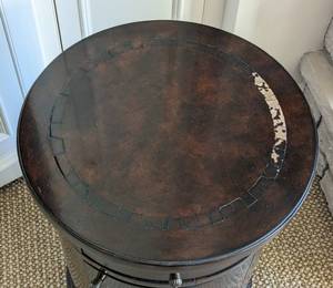 lot 299 image: Round Wood Side Table