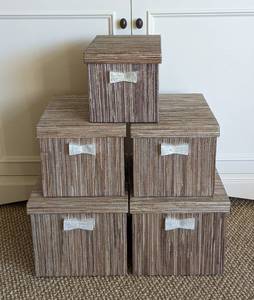 lot 76 image: Decorative Storage Boxes