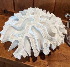 lot 79 image: Lifes a Beach Home Decor