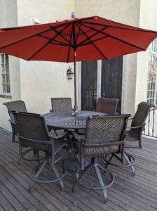 lot 51 image: Quality Outdoor Patio Set