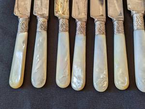 lot 83 image: Mother of Pearl Handled Knife Set