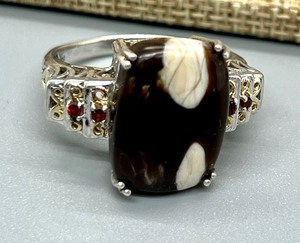 lot 442 image: Sterling and Natural Stone Ring