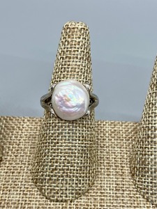 lot 441 image: Gorgeous Sterling and Pearl Ring