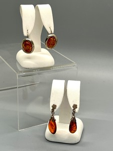 lot 432 image: Two Pairs of Sterling and Amber Earrings