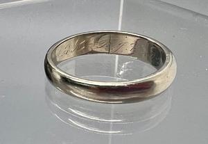 lot 434 image: Vintage 14k White Gold Ring