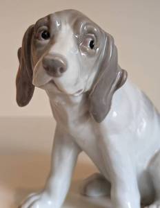 lot 231 image: Vintage Heubach Porcelain Dog Figurine