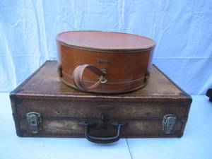 lot 24 image: Lot of 2 Wonderful Vintage Samsonite Suitcases.