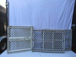 lot 26 image: Lot of 3 Pet  Child  Safety Gates.