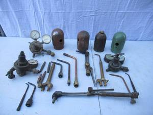 lot 28 image: Miscellaneous Welding Items. Torches and Gauges.