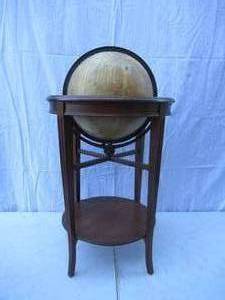lot 1 image: Vintage Adjustable World Globe Stand with shelf