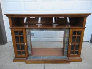 lot 17 image: Beautiful Fireplace Surround. No Fireplace included.