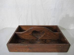 lot 76 image: Vintage Oak Wood Tote