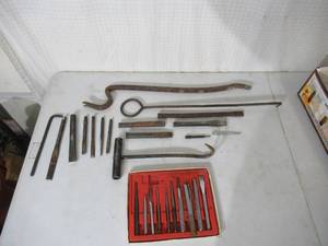 lot 98 image: Lot of Tools