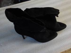 Fioni size 12 Black Heeled Shoes...
