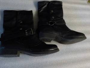 Faded Glory size 11 Black Boots...