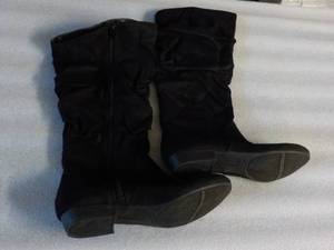 Lower East size 10 Black Boots...