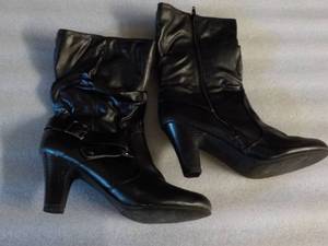 Faded Glory size 11 Black Heeled Bo...