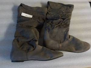Faded Glory size 11 Taupe Boots...