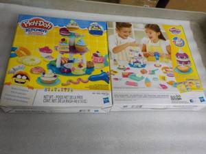 2 Play Doh Kitchen Creations...