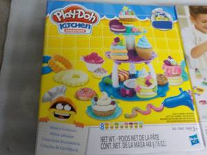 2 Play Doh Kitchen Creations...