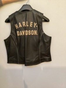 lot 50 image: Harley Davidson leather vest - Womens