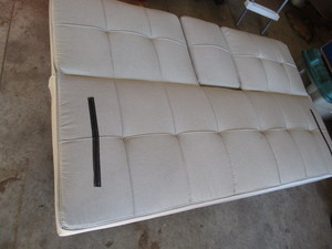 lot 14 image: Klick Klack Futon