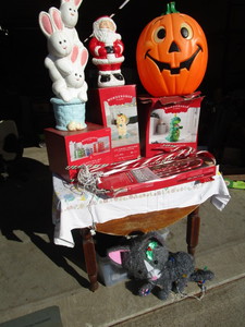 lot 30 image: Blow Molds & Christmas