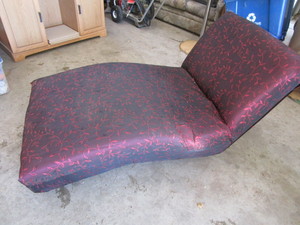 lot 24 image: Fainting Couch