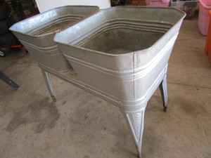 lot 27 image: Antique Reeves Washstand