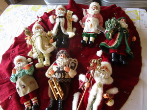 lot 41 image: Santas