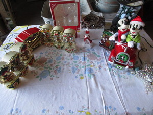 lot 46 image: Christmas Decorations