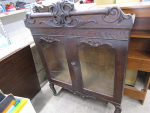 lot 34 image: Antique Hutch Top