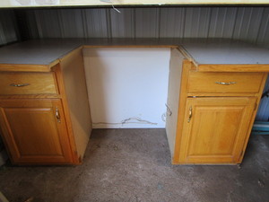lot 146 image: Base Cabinets, Countertop